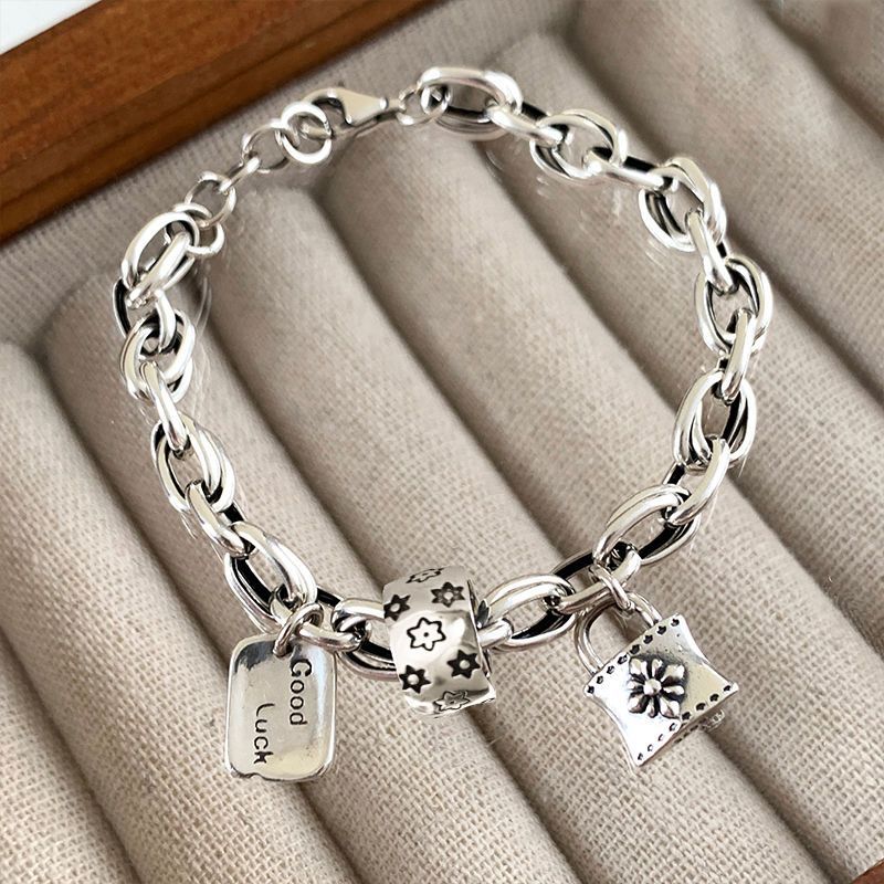 Bracelet vintage avec étoile à six branches
