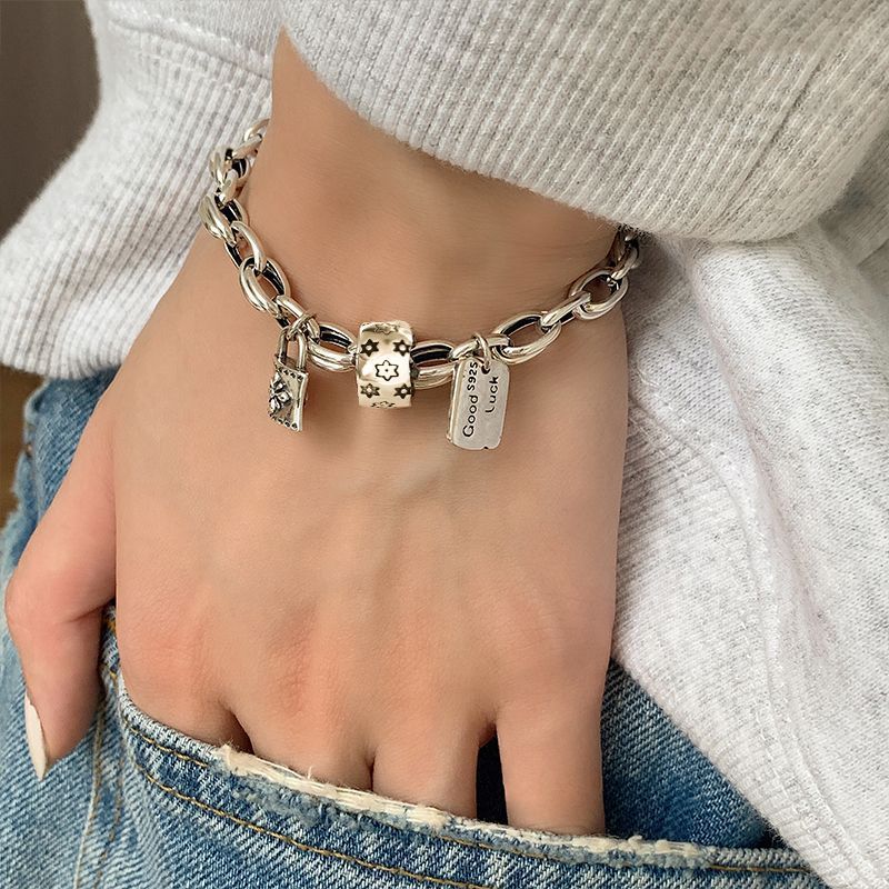 Bracelet vintage avec étoile à six branches