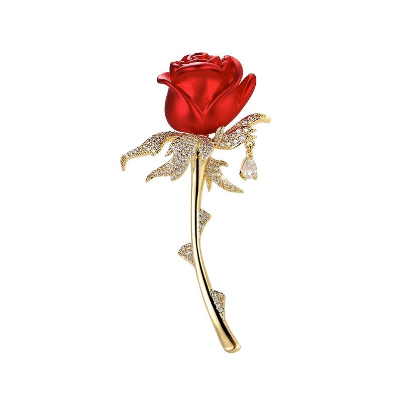 Broche rose rouge pour veste et manteau