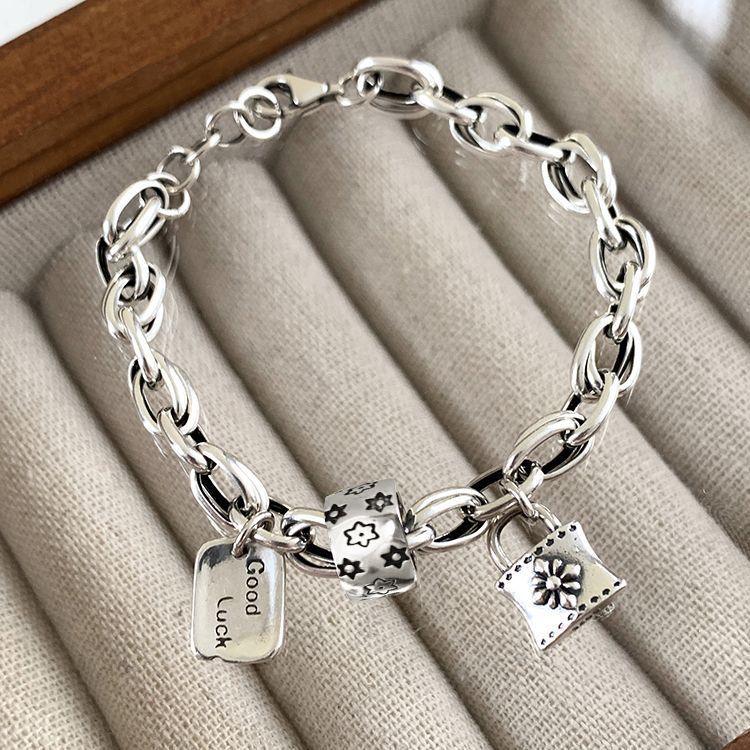 Bracelet vintage avec étoile à six branches