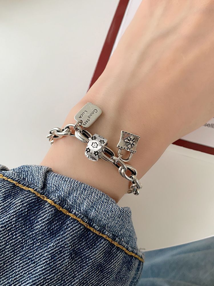 Bracelet vintage avec étoile à six branches