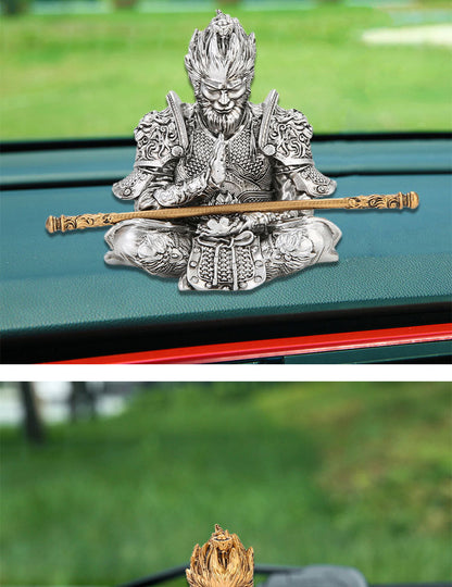 Décoration de voiture représentant le Roi Singe