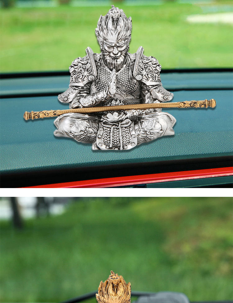 Décoration de voiture représentant le Roi Singe