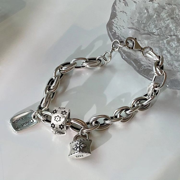 Bracelet vintage avec étoile à six branches