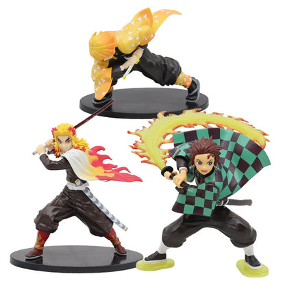 Figurine de guerrier d’anime en pose de combat
