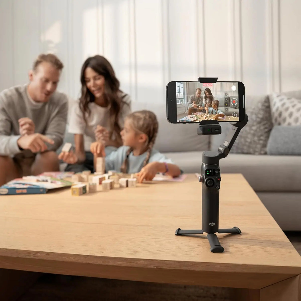 Stabilisateur DJI Osmo Mobile 8 avec suivi intelligent – pack avancé