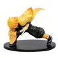 Figurine de guerrier d’anime en pose de combat