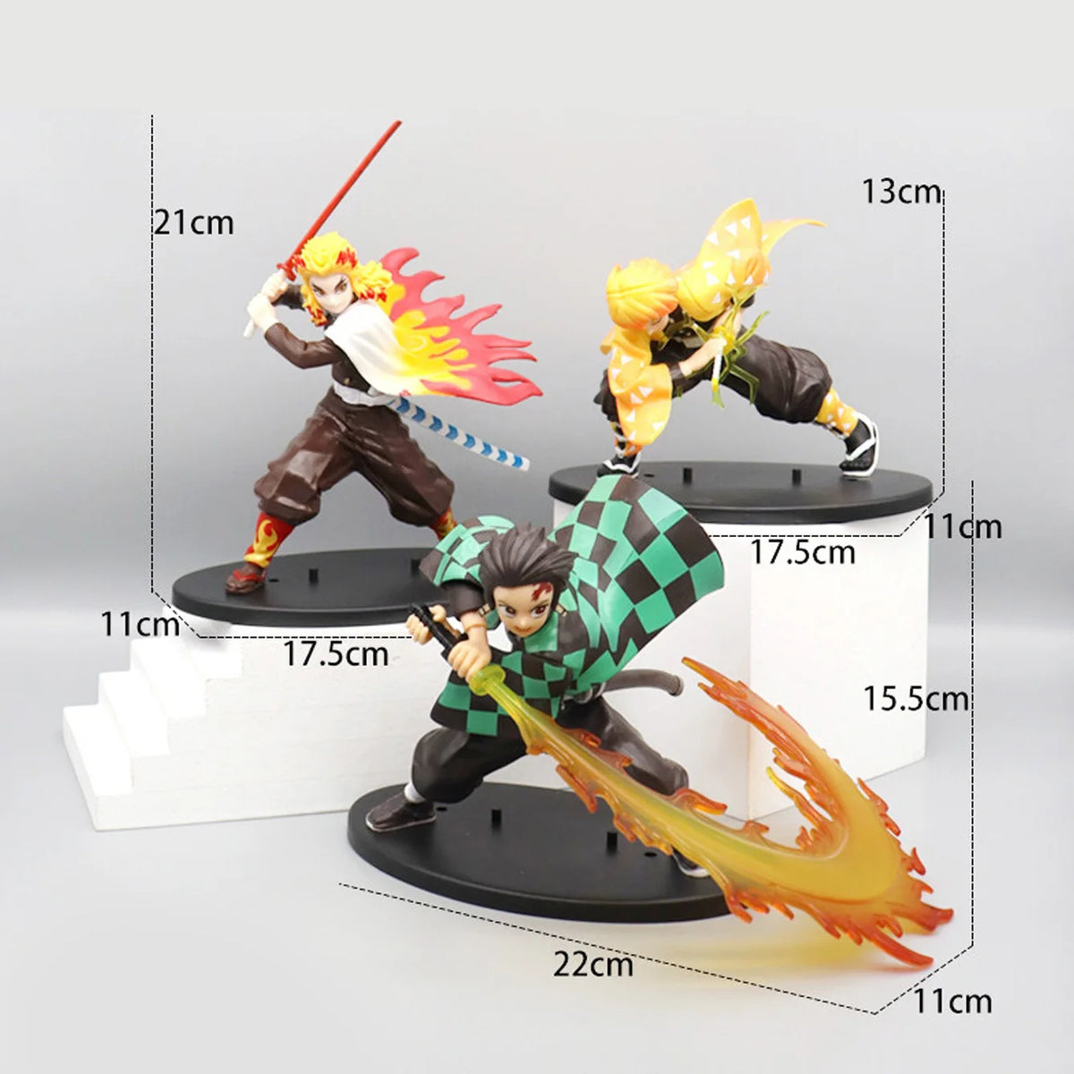 Figurine de guerrier d’anime en pose de combat
