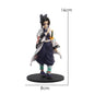 Figurine de guerrier d’anime en pose de combat