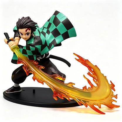 Figurine de guerrier d’anime en pose de combat