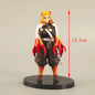 Figurine de guerrier d’anime en pose de combat