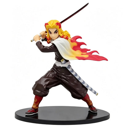 Figurine de guerrier d’anime en pose de combat