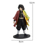 Figurine de guerrier d’anime en pose de combat